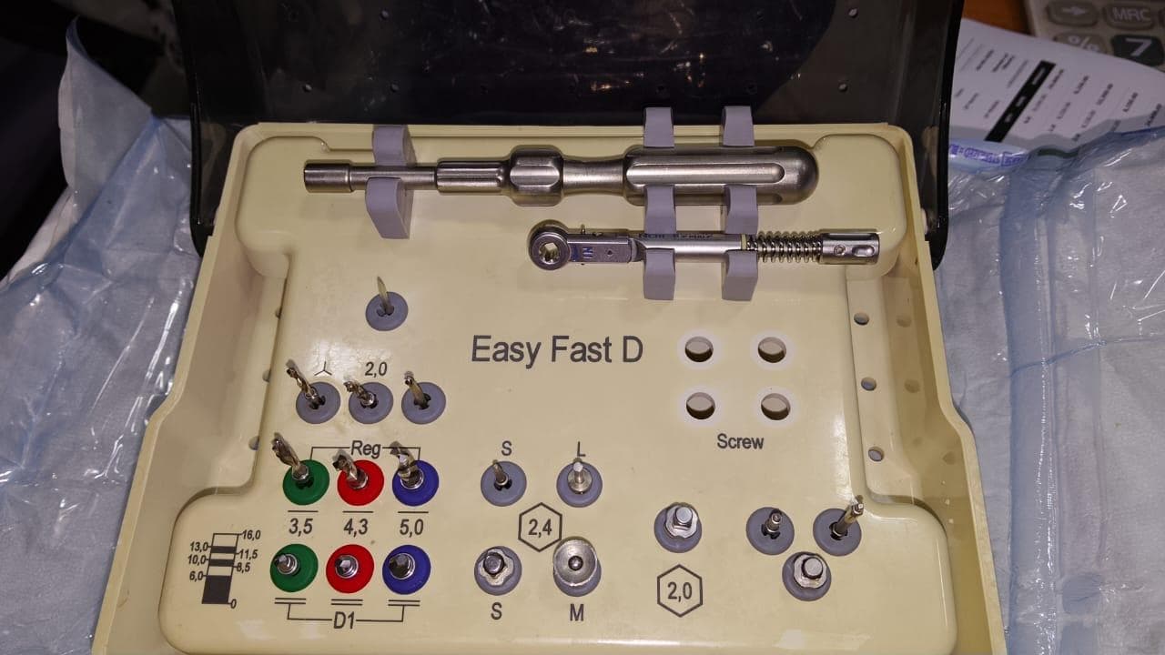 AutoFit Surgical Kit 3 - Used 